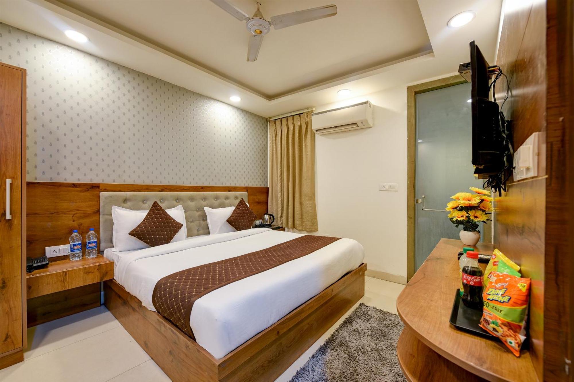 Glory Inn Near Delhi International Airport Új-Delhi Kültér fotó